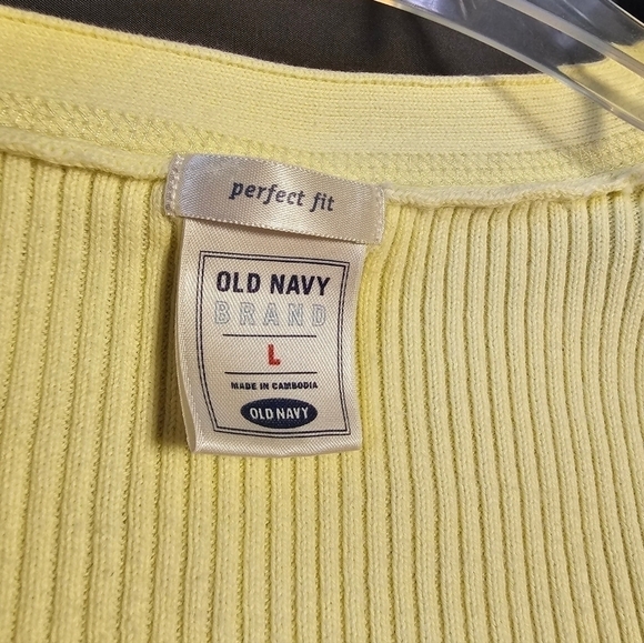 Old Navy Perfect Fit Sweater Sz L - Picture 5 of 6